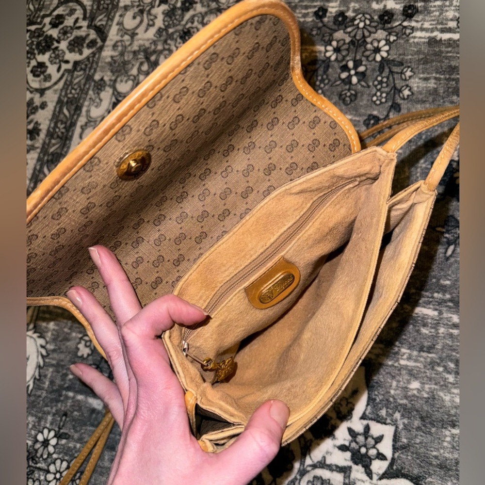 Gucci AUTHENTIC Vintage Tan Micro GG Monogram Small Crossbody Bag Purse - Picture 13 of 16